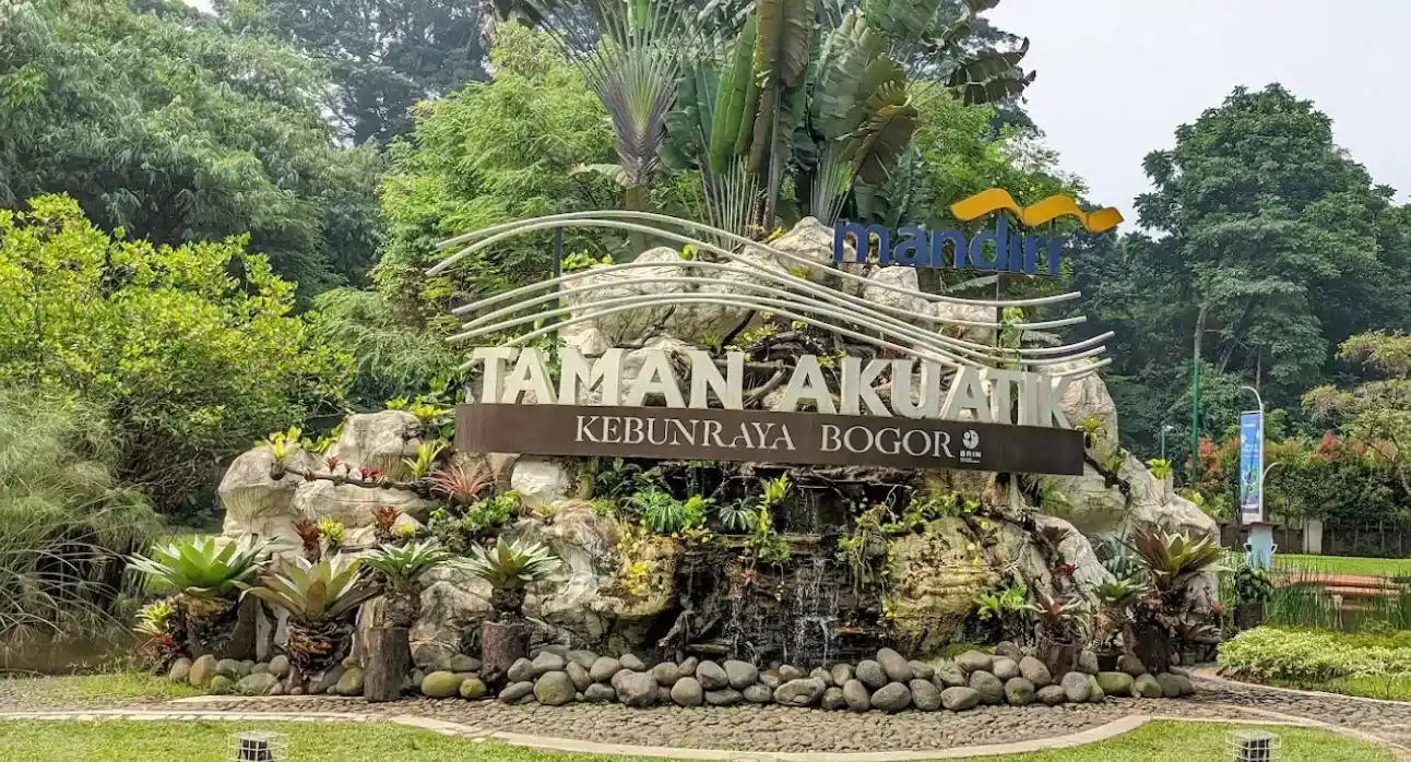 Info Kebun Raya Bogor Cek harga tiket masuk terbaru (WeekdayWeekend), jam buka, spot foto ikonik (Istana, Taman Mexico), dan aturan piknik terbaru. (4)-new